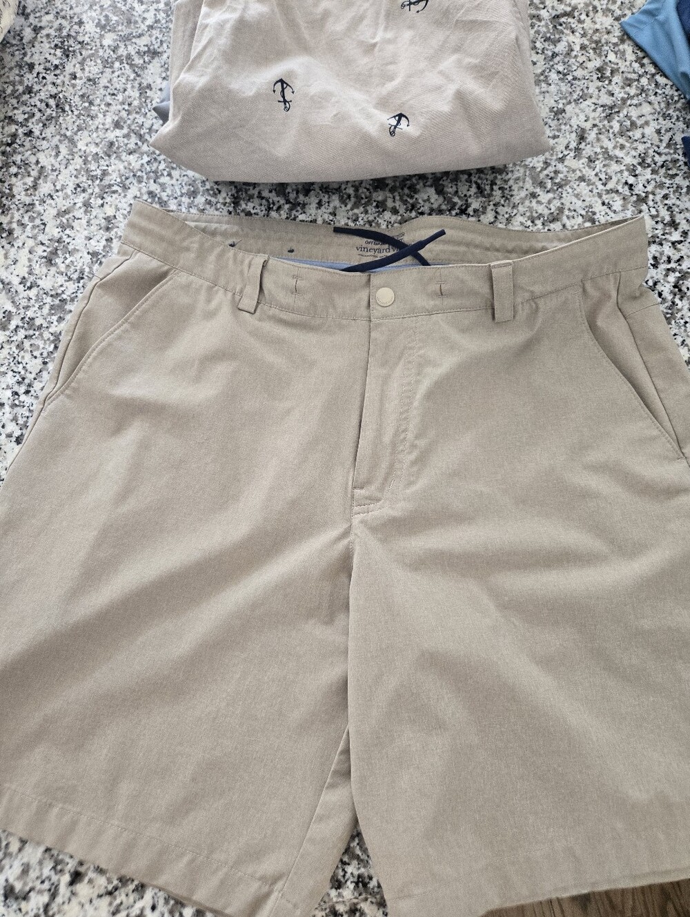 Vineyard Vines Men’s Tan Chino Shorts